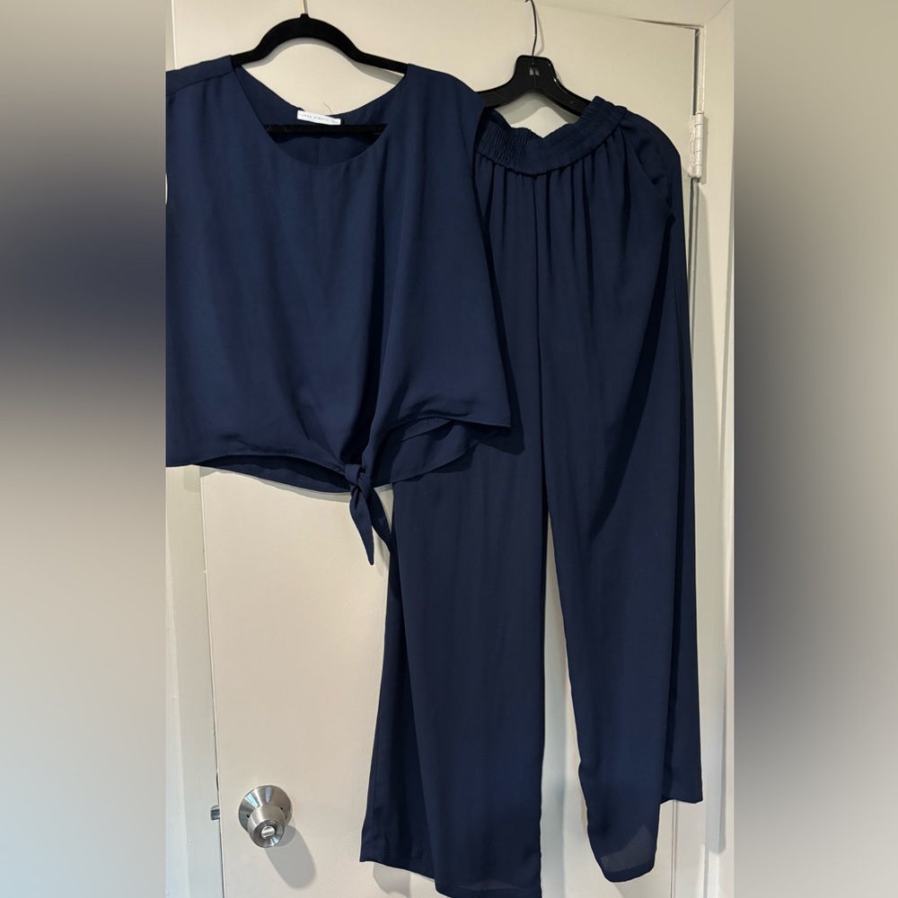 Elegant Navy Women's Pants and Top set